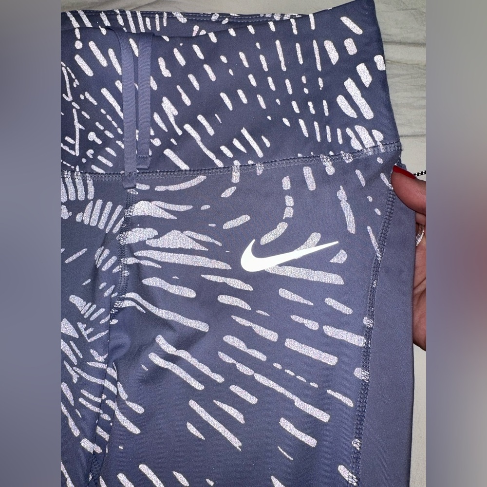 Nike Dri-FIT lilac purple Leggings Size S/P - Picture 3 of 5